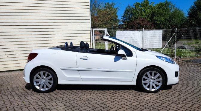 PEUGEOT 207 CC 1.6 VTI 120 FELINE BVA // 2ème Main // Sièges chauffants // Cuir // Radar Arr