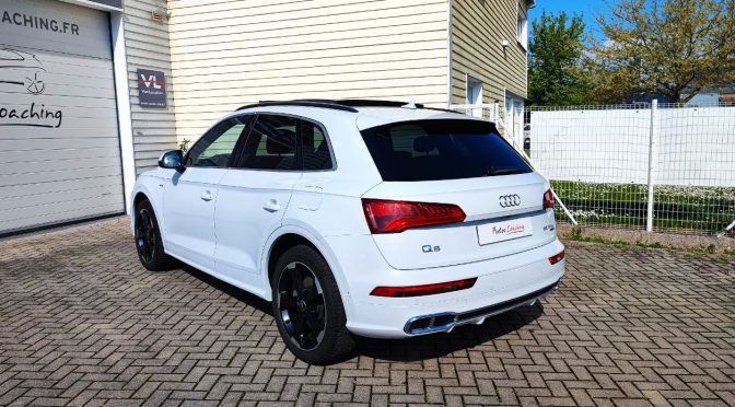 AUDI Q5 II (2) 55 TFSIE 367 Hybride S LINE QUATTRO S-TRONIC 7 // ATTELAGE // MATRIX // B&O //