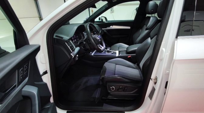 AUDI Q5 II (2) 55 TFSIE 367 Hybride S LINE QUATTRO S-TRONIC 7 // ATTELAGE // MATRIX // B&O //