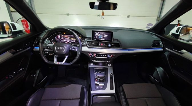 AUDI Q5 II (2) 55 TFSIE 367 Hybride S LINE QUATTRO S-TRONIC 7 // ATTELAGE // MATRIX // B&O //