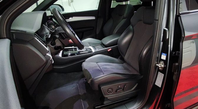 AUDI Q5 II (2) 55 TFSIE 367 Hybride S LINE QUATTRO S-TRONIC 7 // ATTELAGE // MATRIX LED // TOIT PANO