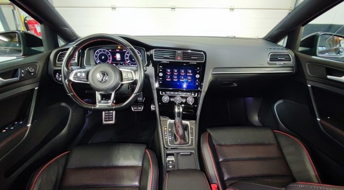 VW GOLF VII phase 2 GTI 2.0 TSI DSG7 // LED // CAMERA // CARPLAY // CUIR CHAUFF