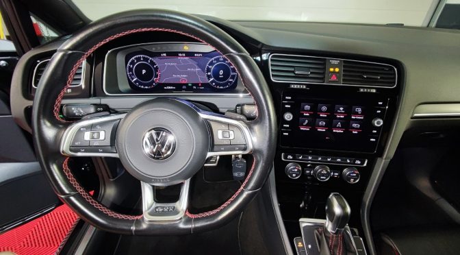 VW GOLF VII phase 2 GTI 2.0 TSI DSG7 // LED // CAMERA // CARPLAY // CUIR CHAUFF