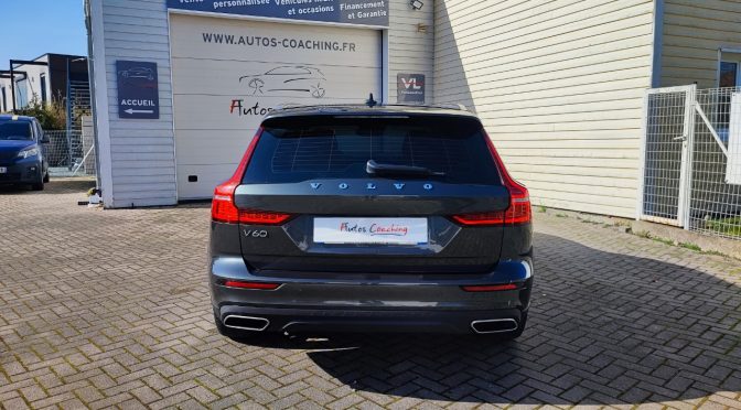 VOLVO V60 (2) CROSS COUNTRY D4 190 LUXE GEARTRONIC 8 // Attelage // Carplay // Camera