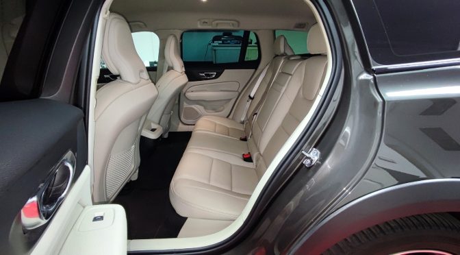 VOLVO V60 (2) CROSS COUNTRY D4 190 LUXE GEARTRONIC 8 // Attelage // Carplay // Camera