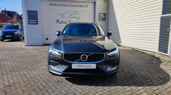 VOLVO V60 (2) CROSS COUNTRY D4 190 LUXE GEARTRONIC 8 // Attelage // Carplay // Camera