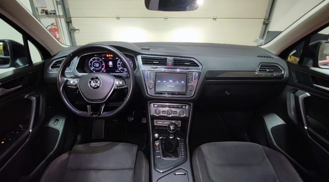 VOLKSWAGEN TIGUAN 2.0 TDI 150 CARAT // TOIT PANO // GPS // CAMERA // Sièges et volant chauff