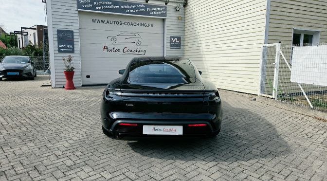 PORSCHE TAYCAN TURBO 680Ch 4×4 // Chargeur 150KW – batterie haute tension // 26 400-€ d’options !!