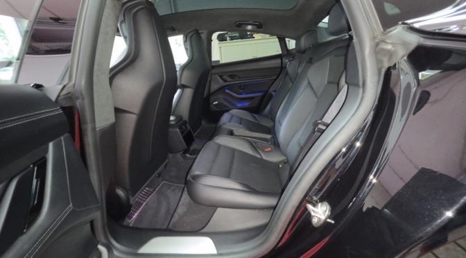 PORSCHE TAYCAN TURBO 680Ch 4×4 // Chargeur 150KW – batterie haute tension // 26 400-€ d’options !!
